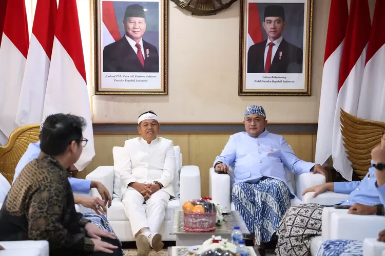 Gubernur Jabar Dedi Mulyadi bersama Bupati Rudy Susmanto (ist)