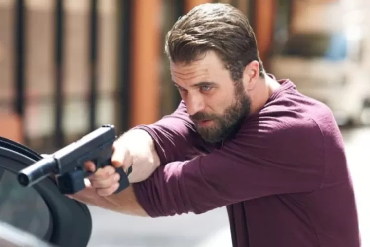 Milo Gison dalam film All the Devil&rsquo;s Men di Bioskop Trans TV (imdb.com)