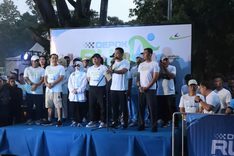 Kapolres Metro Depok, Kombes Abdul Waras, secara resmi membuka ajang Depok Run Fest 2025 yang digelar di Balaikota Depok, Minggu (22/6). (Polres Metro Depok)