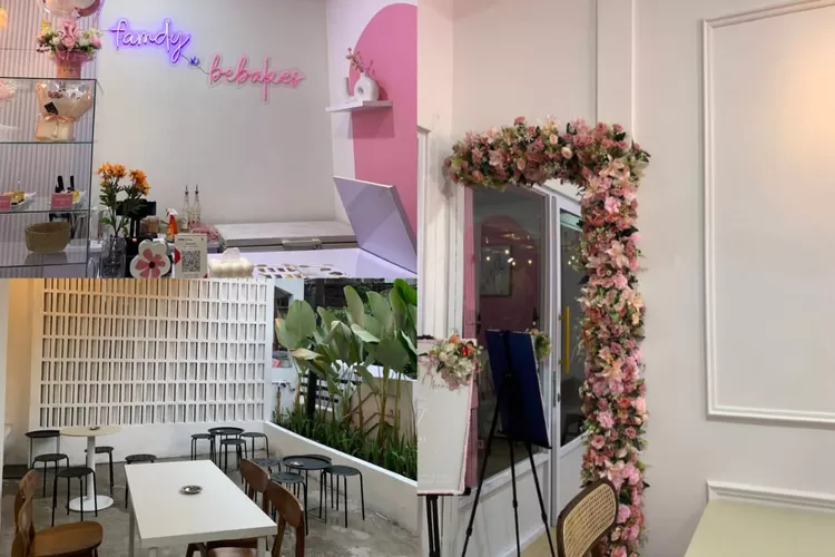 Suasana tempat nongkrong di Famdy Coffe and Bebakes Bogor (Gmaps rating/Famdy Coffe and Bebakes)