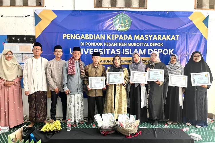 AKSI NYATA : Penutupan Pengabdian Kepada Masyarakat, UID yang sudah berjalan 5 bulan bersama Pondok Pesantren Murrotal Kelurahan Pengasinan, Kecamatan Sawangan, Senin (30/6).  (RISKY DWI LESTARI/RADAR DEPOK)