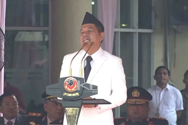 Dedi Mulyadi saat jadi inspektur upacara dalam HUT Bhayangkara ke-79 di Polda Jabar (Tangkapan layar Youtube KANG DEDI MULYADI CHANNEL)