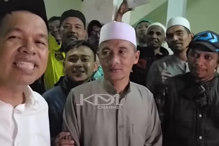 Kunjungan Dedi Mulyadi ke Pondok Pesantren di Megamendung Bogor yang terdampak longsor (Tangkapan layar Youtube KANG DEDI MULYADI CHANNEL)