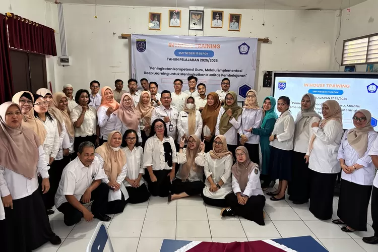 Pelaksanaan In House Training di aula SMPN 19 Depok, yang terletak di Jalan Lely Raya, Kelurahan Depok Jaya, Kecamatan Pancoranmas. (ANDIKA EKA/RADAR DEPOK)