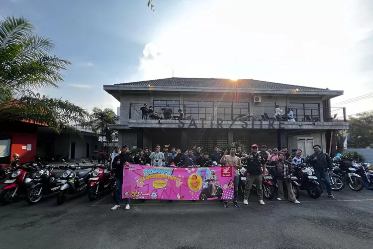 Acara Komunitas Scoopy Honda yang diadakan di Satir Coffee, Tasikmalaya