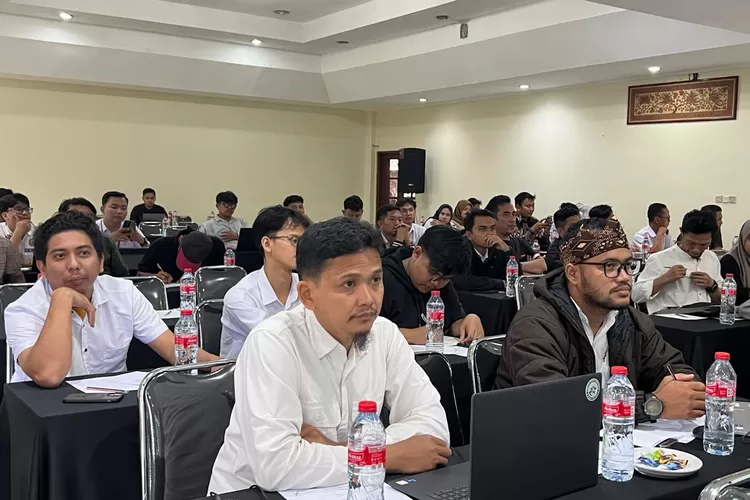 Aparatur desa mengikuti pelatihan konten kreator. ( KABAR BOGOR)