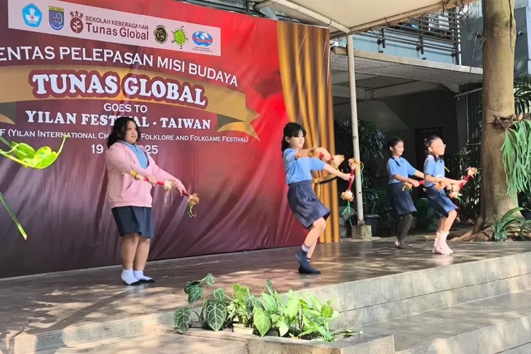 Pelaksanaan demo ekskul di halaman SD NP Tunas Global Depok, yang teretak di Jalan Nusa Indah, Kelurahan Depok, Kecamatan Pancoranmas. (DOKUMEN SEKOLAH)