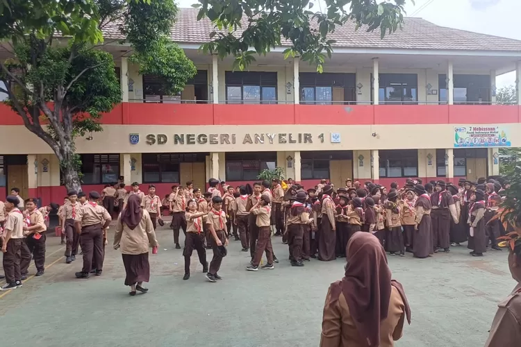 Pelaksanaan kegiatan Pramuka di SDN Anyelir 1 yang terletak di Jalan Nusantara, Kelurahan Depok Jaya, Kecamatan Pancoranmas.  (ANDIKA EKA/RADAR DEPOK )
