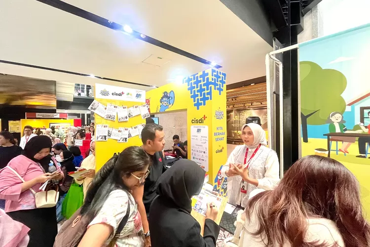 Lembaga pengembangan kebijakan dan inisiatif strategis, Center for Indonesia&rsquo;s Strategic Development Initiative (CISDI), dalam Festival Berani Sehat di Halaman Utama Mall Sarinah, Jakarta Pusat, Sabtu (26/7) Siang.  (RISKY DWI LESTARI/RADAR DEPOK)