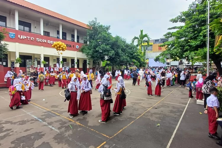 Suasana pembelajaran di salah satu sekolah di Kota Depok.  (ANDIKA EKA/RADAR DEPOK)