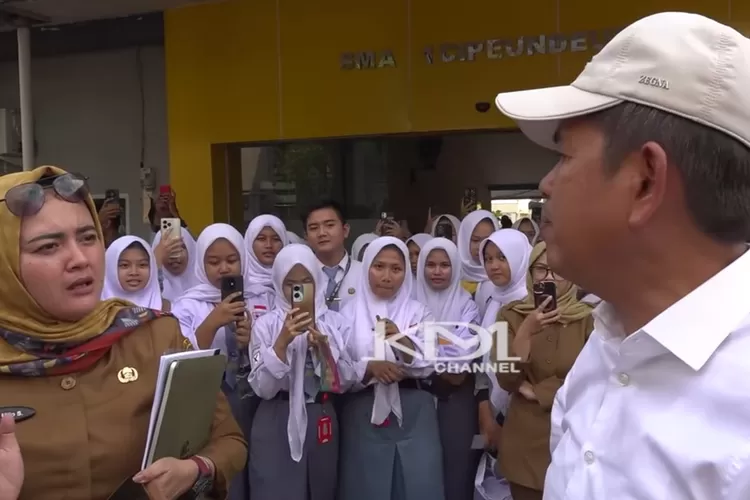 Gubernur Jawa Barat, Dedi Muyadi sambangi SMAN 1 Cipeundeuy (Tangkapan layar Youtube KANG DEDI MULYADI CHANNEL)