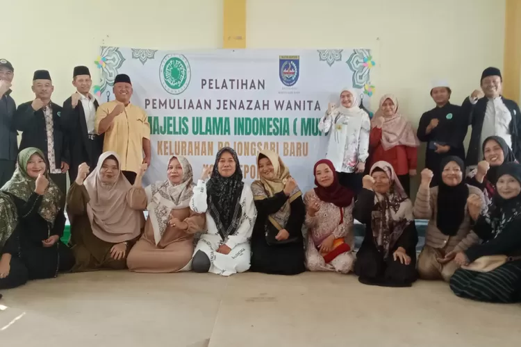 Pelatihan Pemuliaan Jenazah Perempuan MUI Kelurahan Bojongsari Baru di Aula TK Rizkia, Jalan Raya Parung Ciputat Bojongsari Baru RT3/7 Kelurahan Bojongsari Baru, Kecamatan Bojongsari, Kota Depok, Sabtu (2/8).  (RISKY DWI LESTARI/RADARDEPOK)