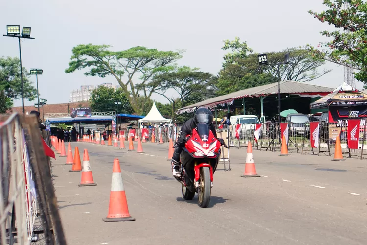Speed Challenge yang menjadi bagian dari rangkaian dari gelaran Laki Code di Sirkuit Brigif Cimahi