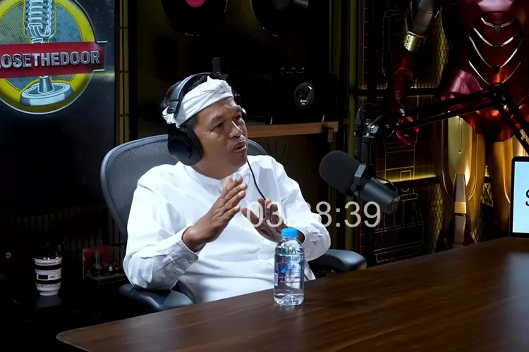 Jawaban Dedi Mulyadi, Gubernur Jawa Barat ketika ditanya tentang gaya kepemimpinannya (Tangkapan layar Youtube Deddy Corbuzier)