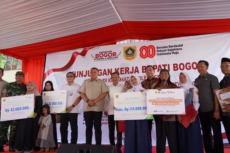 Pembukaan gebyar pelayanan publik di Kecamatan Cileungsi.  (KABAR BOGOR)