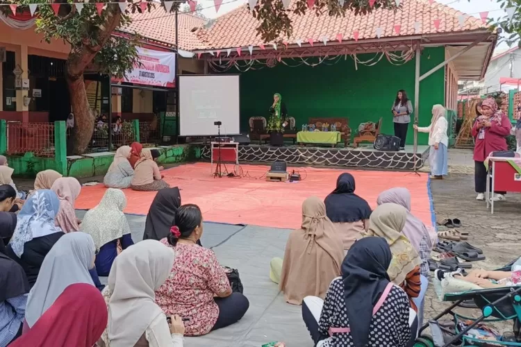 Pelaksanaan parenting bagi orang tua siswa SDN Baktijaya 5, sekolah yang terletak di Jalan Cidurian, Kelurahan Baktijaya, Kecamatan Sukmajaya.  (DOKUMEN SEKOLAH)