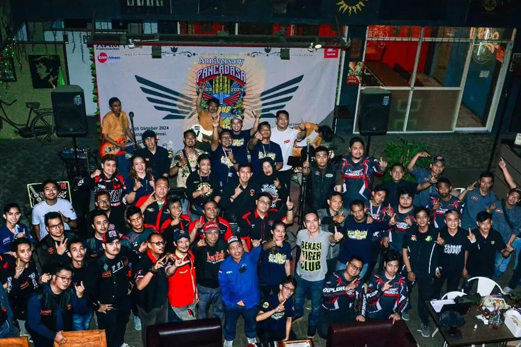 Perkumpulan Paguyuban Motor Honda Bekasi (PMHB) komunitas antara pengguna sepeda motor honda