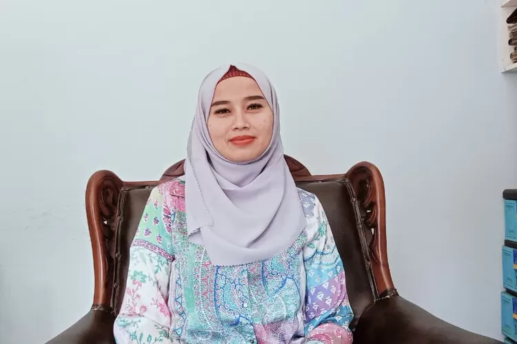 Perwakilan IKPI Cabang Depok, Eno saat mengumumkan kegiatan aksi donor darah yang akan digelar di Gedung Rabbani, Jalan Margonda Raya pada Minggu (24/8). (GERARD SOEHARLY/RADAR DEPOK)