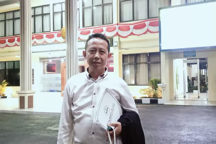 Ketua Umum LSM KOPI, Siswadi. (GERARD SOEHARLY/RADAR DEPOK)