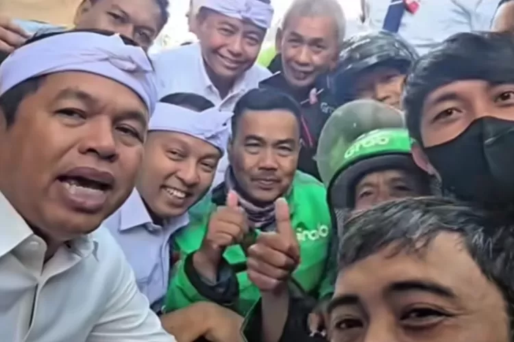 Gubernur Jawa Barat,  Dedi Mulyadi dan kepala BPJS Jabar mulai jalankan program asuransi ketenagakerjaan untuk pekerja informal (Instagram/@dedimulyadi71)