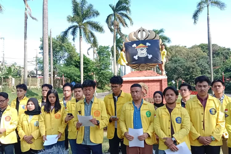 Badan Eksekutif Mahasiswa Universitas Indonesia (BEM UI) dan BEM fakultas se-UI mengeluarkan lima pernyataan sikap kondisi saat ini.  (ANDRA/RADAR DEPOK)