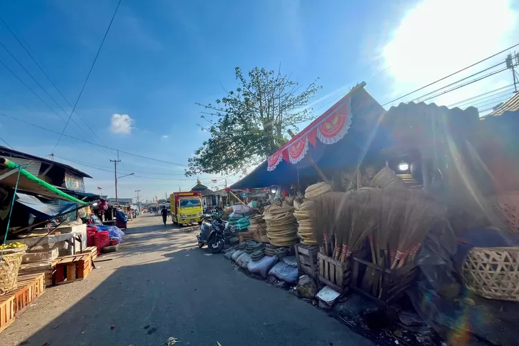 Penampakan Pasar Kemirimuka, Kelurahan Kemirimuka, Kecamatan Beji, Rabu (3/9). (RISKY DWI LESTARI/RADAR DEPOK)