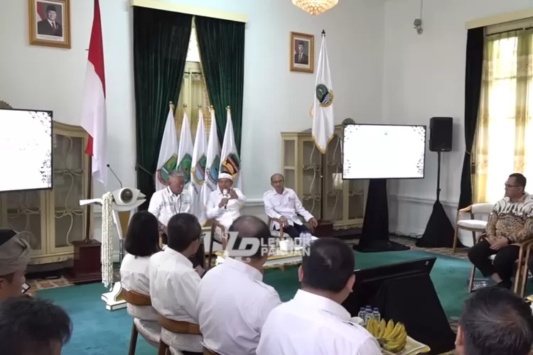 Gubernur Jawa Barat, Dedi Mulyadi mengungkap pendapatan pada sektor pertambangan hanya untuk pembangunan jalan dan reboisasi (Tangkapan layar Youtube LEMBUR PAKUAN CHANNEL)