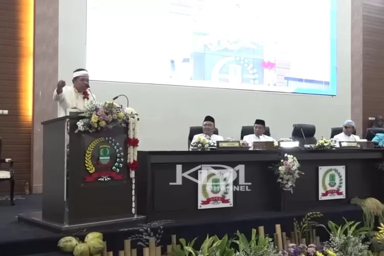 Gubernur Jawa Barat, Dedi Mulyadi yang hadir pada Hari Jadi Kabupaten Karawang  (Tangkapan layar Youtube KANG DEDI MULYADI CHANNEL)