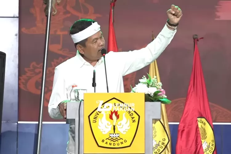 Hadir Gubernur Jawa Barat, Dedi Mulyadi dalam acara PKKMB di Unpas, Bandung (Tangkapan layar Youtube LEMBUR PAKUAN CHANNEL)