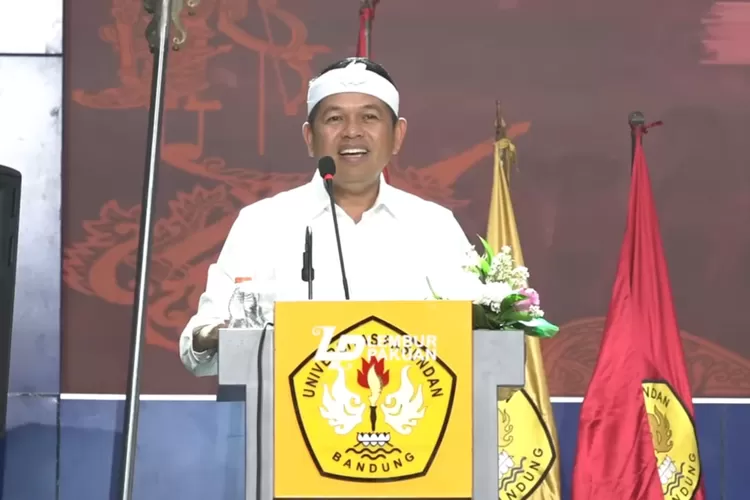 Pidato yang Gubernur Jawa Barat, Dedi Mulyadi dalam acara PKKMB di Unpas Bandung (Tangkapan layar Youtube LEMBUR PAKUAN CHANNEL)