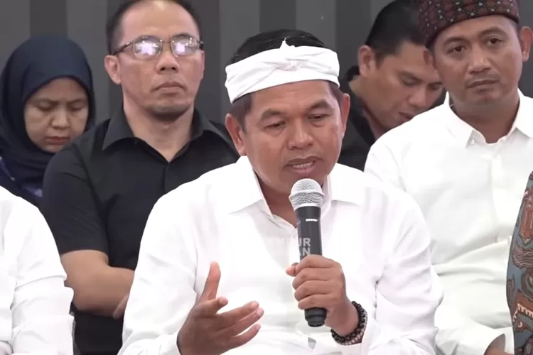 Gubernur Jawa Barat, Dedi Mulyadi kritik lahan negara yang terbengkalai dari PT KAI (Tangkapan layar Youtube LEMBUR PAKUAN CHANNEL)
