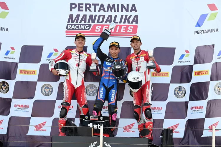 Para pebalap  bimbingan Astra Honda Racing Team (AHRT) berhasil menaiki podium dalam Mandalika Racing Series (MRS) 2025 