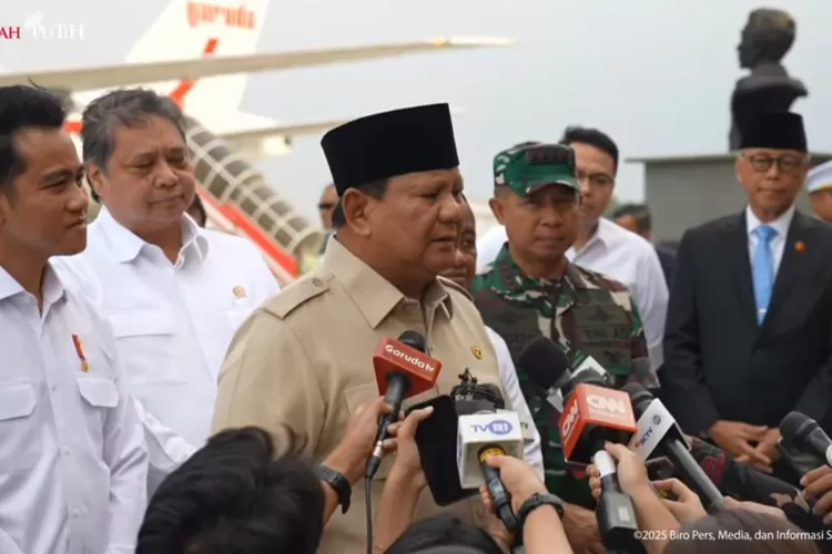 Presiden RI, Prabowo Subianto dalam menjawab pertanyaan seputar Makan Bergizi Gratis (MBG) (Youtube Sekretariat Presiden)