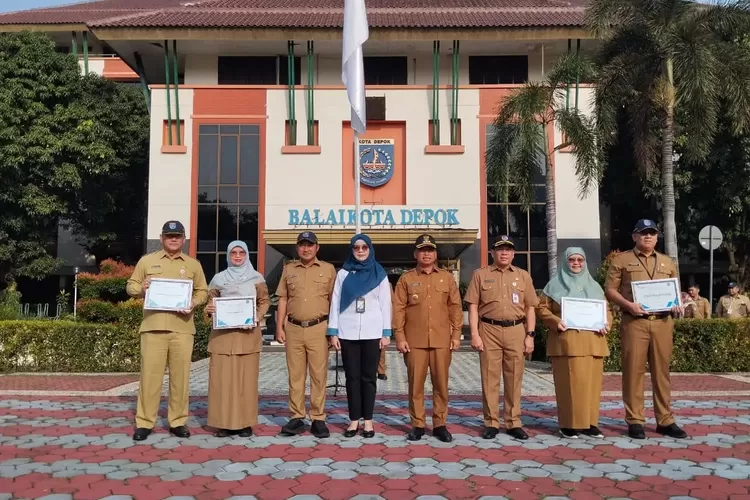 Empat Perangkat Daerah terima penghargaan dari BPJS Ketenagakerjaan, Senin (29/9). (DOKUMEN PEMKOT DEPOK )