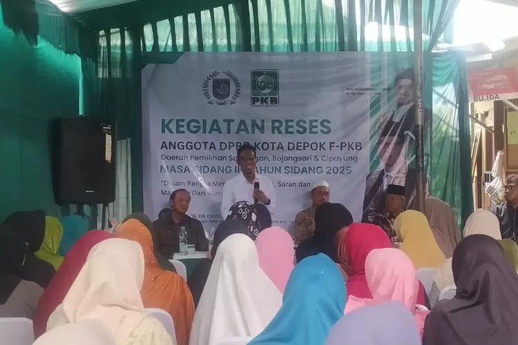 Anggota DPRD Kota Depok Fraksi PKB, Siswanto saat Reses Sidang ke III Tahun 2025 di RT5/8, Kelurahan Bojong Pondok Terong, Kecamatan Cipayung.  (ARNET KELMANUTU/RADAR DEPOK)