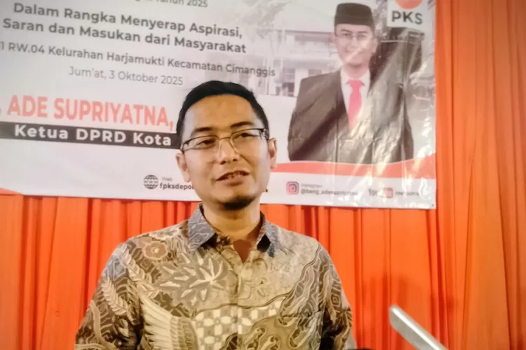 Ketua DPRD Depok, Ade Supriyatna, menjaring aspirasi masyarakat dalam Reses Sidang III, di Kavling Pertamina, RT1/4, Kelurahan Harjamukti, Kecamatan Cimanggis. (ist)