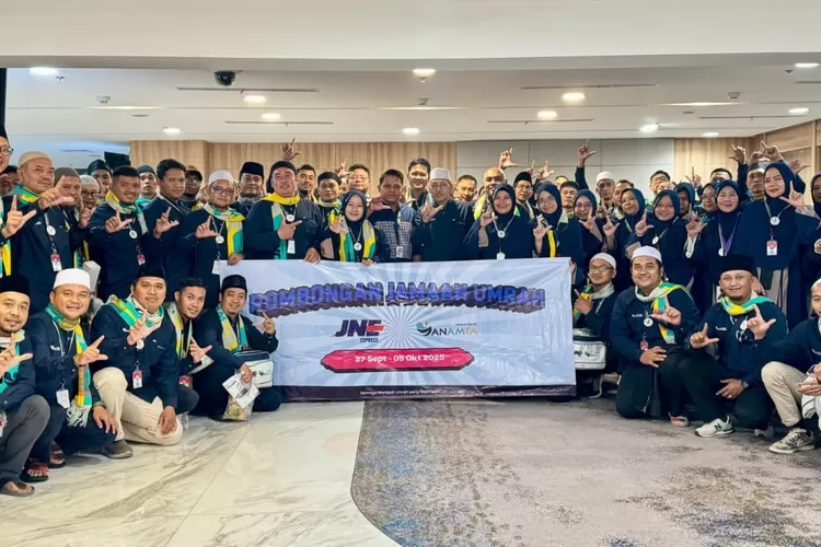 Proses renovasi Stadioin Sukatani, Kecamatan Tapos, Kota Depok. (DOKUMEN PEMKOT DEPOK)