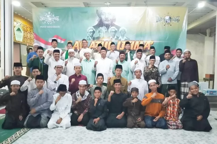 Foto bersama Pengurus Ranting Nahdlatul Ulama (PRNU) menggelar kegiatan Lailatul Ijtima&rsquo; Kelurahan Mekarsari, Kecamatan Cimanggis, Kota Depok , Sabtu (4/10). (DOKUMEN PEMKOT DEPOK)