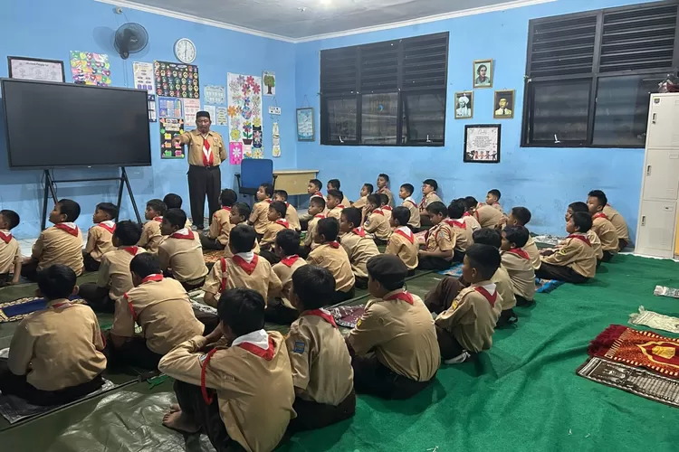Pelaksanaan kegiatan pramuka di SDN Mekarjaya 5, di Jalan Serimpi, Kelurahan Mekarjaya, Kecamatan Sukmajaya.  (DOKUMEN SEKOLAH)
