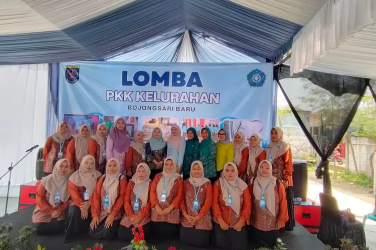 SEMARAK : Perlombaan Kelurahan Bojongsari Baru, Kecamatan Bojongsari, Kota Depok, yang berlangsung di Lapangan RW5, Kamis (9/10). (RISKY DWI LESTARI/RADAR DEPOK)