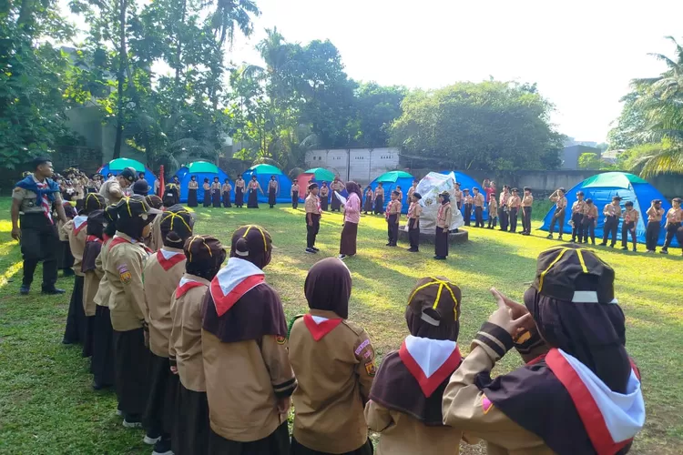 Pelaksanaan Persari dan Perjusa siswa SDN Tanah Baru 1, yang berlokasi di Pondok Ato, Jalan Dahlia Raya, Kelurahan Mampang, Kecamatan Pancoranmas. (ANDIKA EKA/RADAR DEPOK)