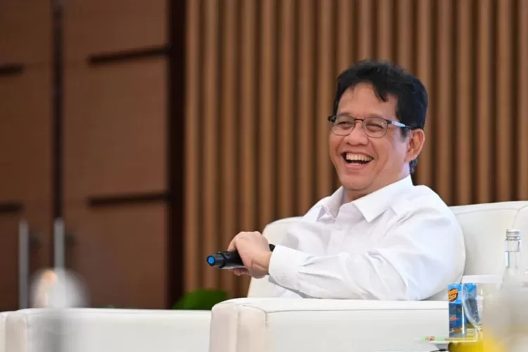 Menteri Keuangan (Menkeu), Purbaya Yudha Sadewa ditanya mengenai kereta api cepat Whoosh (Instagram/@menkeuri)