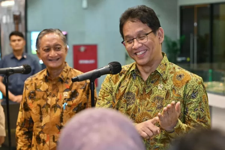 Menteri Keuangan (Menkeu), Purbaya Yudhi Sadewa saat diwawancarai di Kantor Kementerian Pekerjaan Umum (PU)  (Instagram/@menkeuri)