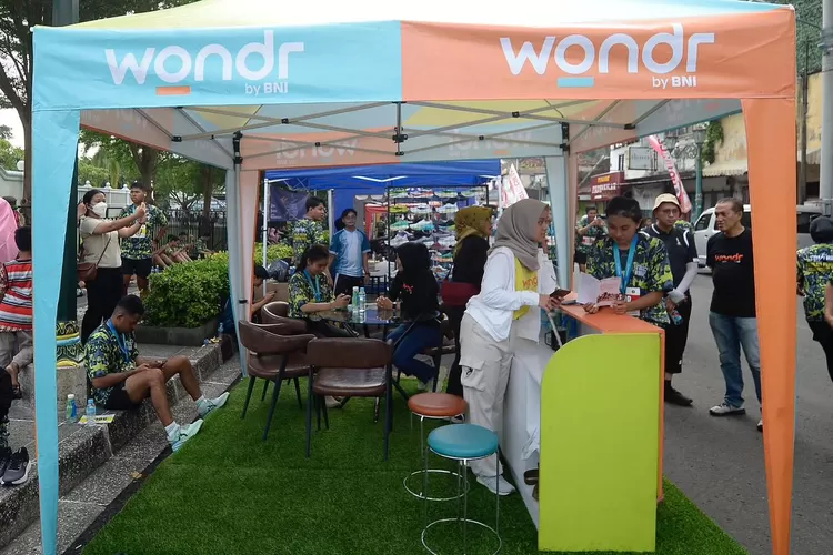 Booth area BNI dalam ajang TNI RUN 2025 di Yogyakarta pada 17&ndash;19 Oktober 2025
