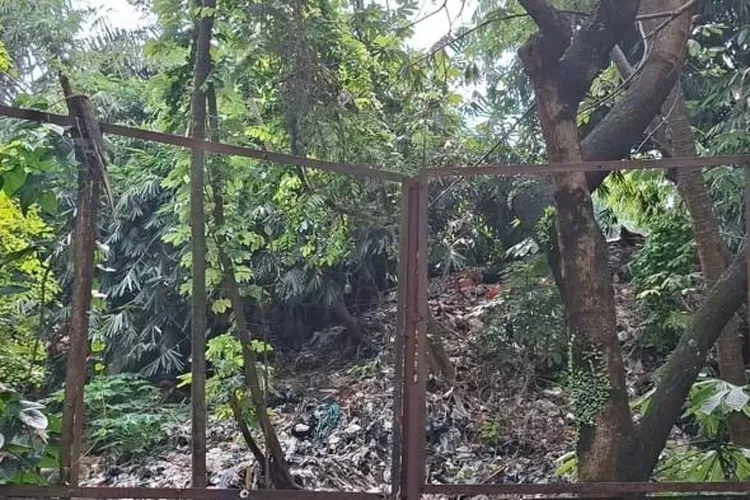 Lokasi TPS liar di Kelurahan Sukatani, Kecamatan Tapos, Kota Depok, Minggu (19/10). (ISTIMEWA)