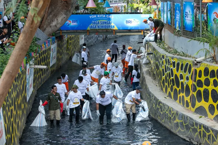 Pembersihan sungai dalam komitmen BRI Peduli dalam dorong penerapan prinsip ESG untuk bisnis berkelanjutan