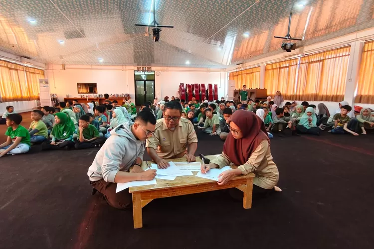 Pelaksanaan Festival Literasi yang mengusung tema 'Mengukir Prestasi' yang digelar pada selama dua hari, 21&ndash;22 Oktober 2025.  (ANDIKA EKA/RADAR DEPOK)