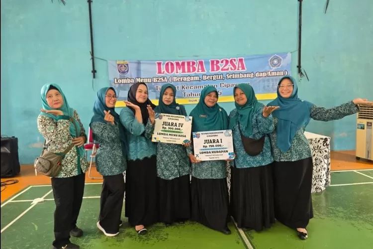 TP PKK Kelurahan Cipayungjaya berhasil menyabet dua juara sekaligus dalam lomba B2SA tingkat Kecamatan Cipayung, di Aula Kecamatan Cipayung, Kota Depok, beberapa waktu lalu. (AGNESYA WIANDA/RADAR DEPOK)