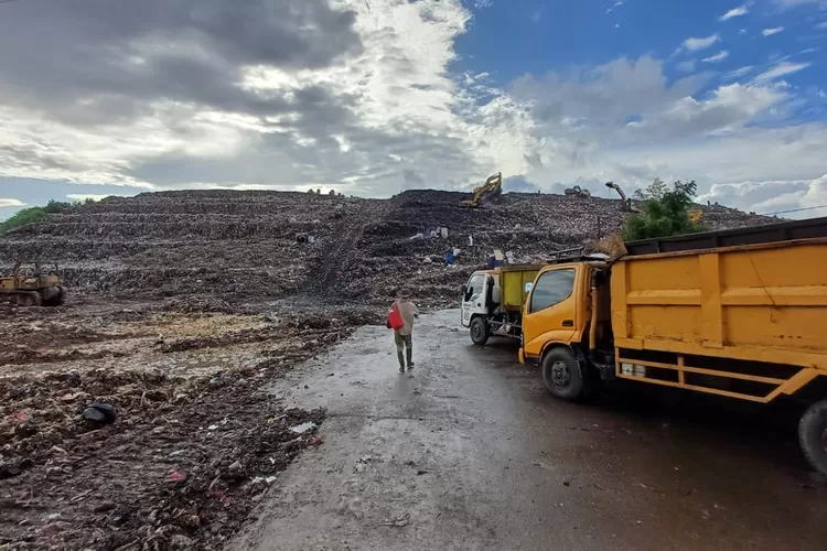 Wajah gunungan sampah yang berada di TPA Cipayung, Kota Depok.  (ANDIKA EKA/RADAR DEPOK)