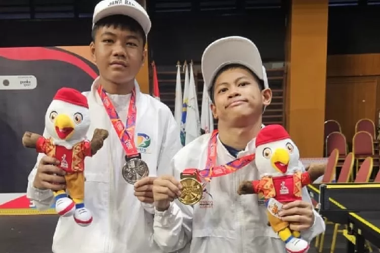 Ahmad Fiqri (kiri) dan Mulya Utama sumbang emas untuk kontingen Jawa Barat di Pepapernas 2025.